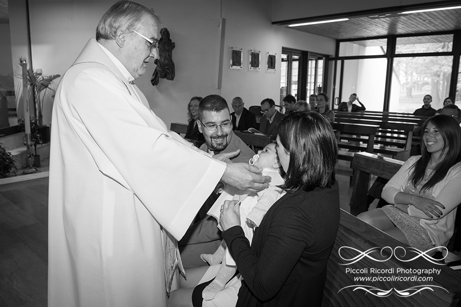 Fotografo Bambini Milano | Servizio Fotografico per Battesimo | Foto emozionanti Famiglia