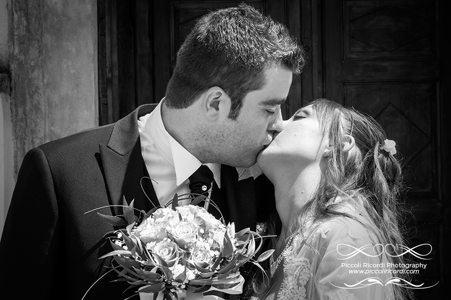 fotografo matrimonio milano sposi bacio