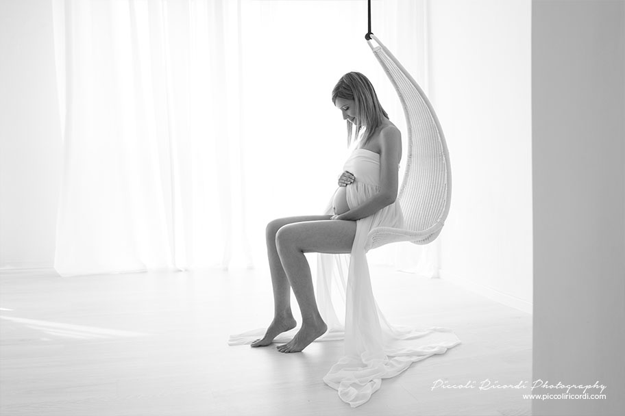 Fotografo mamma in attena Milano rozzano | fotografo neonati milano | fotografo rozzano | fotografo monza | fotografo pavia